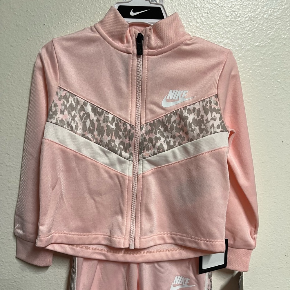 2T Nike 2pc jogger set